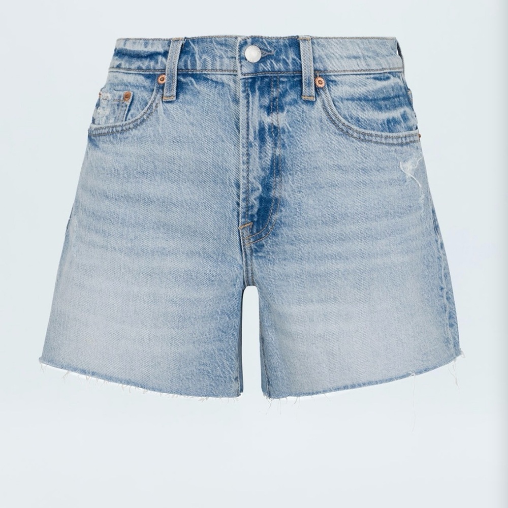 Brand new Pistola Jean shorts.
Super comfy and the perfect length.